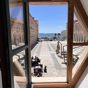 Appartement On The Square, Split
