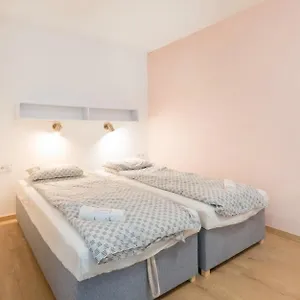 https://minimalist-styled-tiny-ap-new-york-caf.inbudapesthotels.com